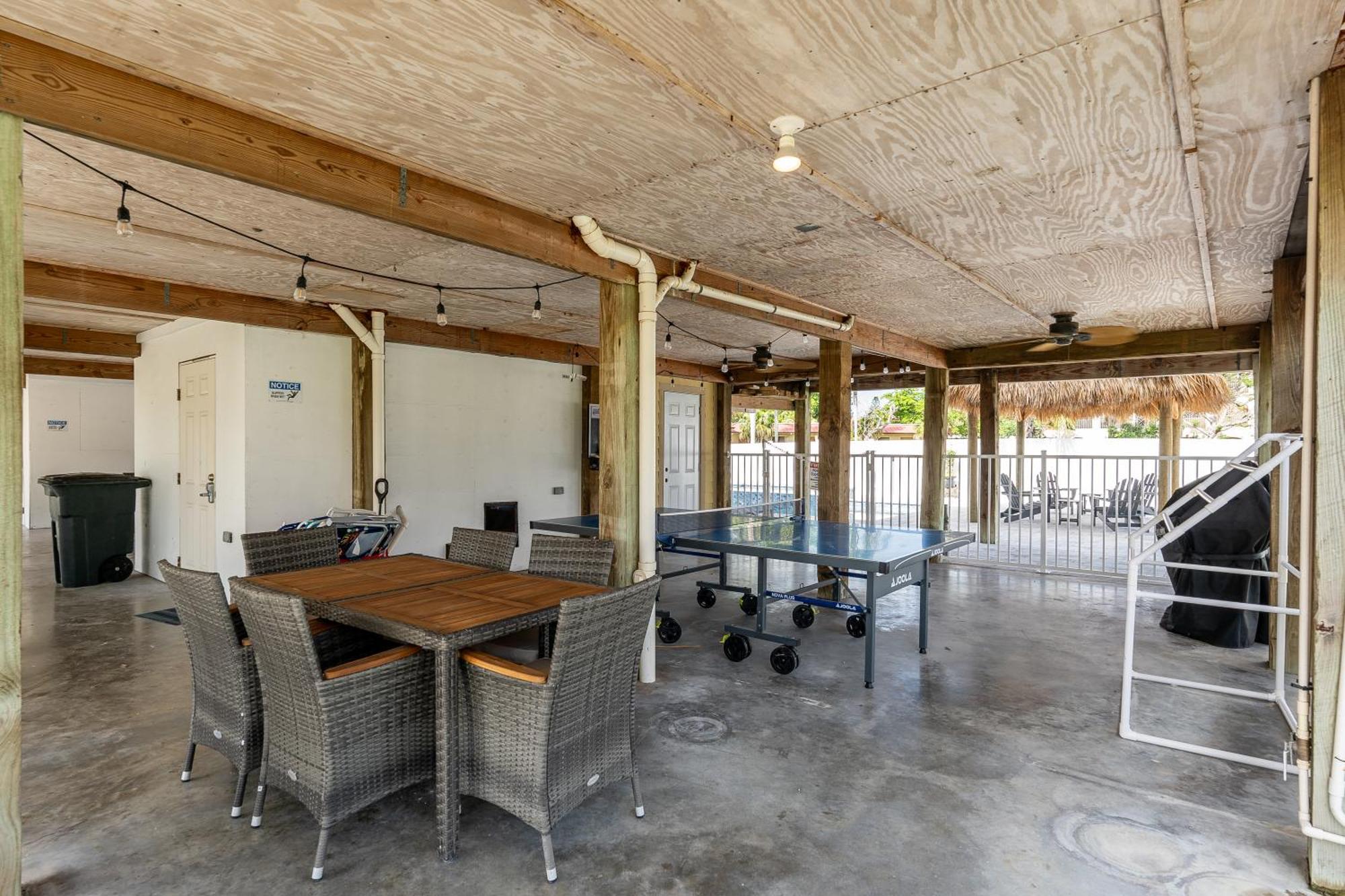 Monty'S Place Fort Myers Beach Bagian luar foto